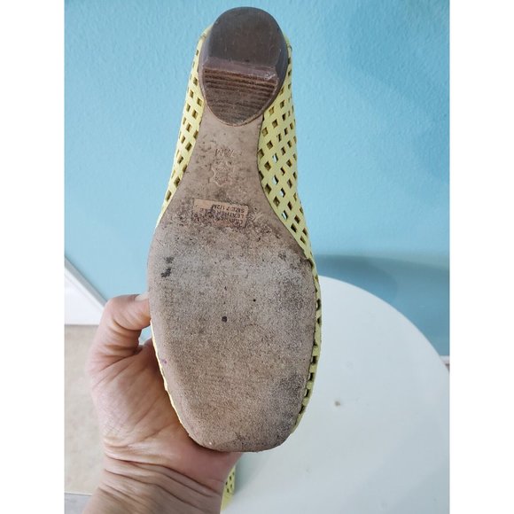 MICHAEL KORS Yellow Flat Ballet SLIP ON Diamond cutout shape SHOES Sz7.5 WOMEN - Picture 3 of 8